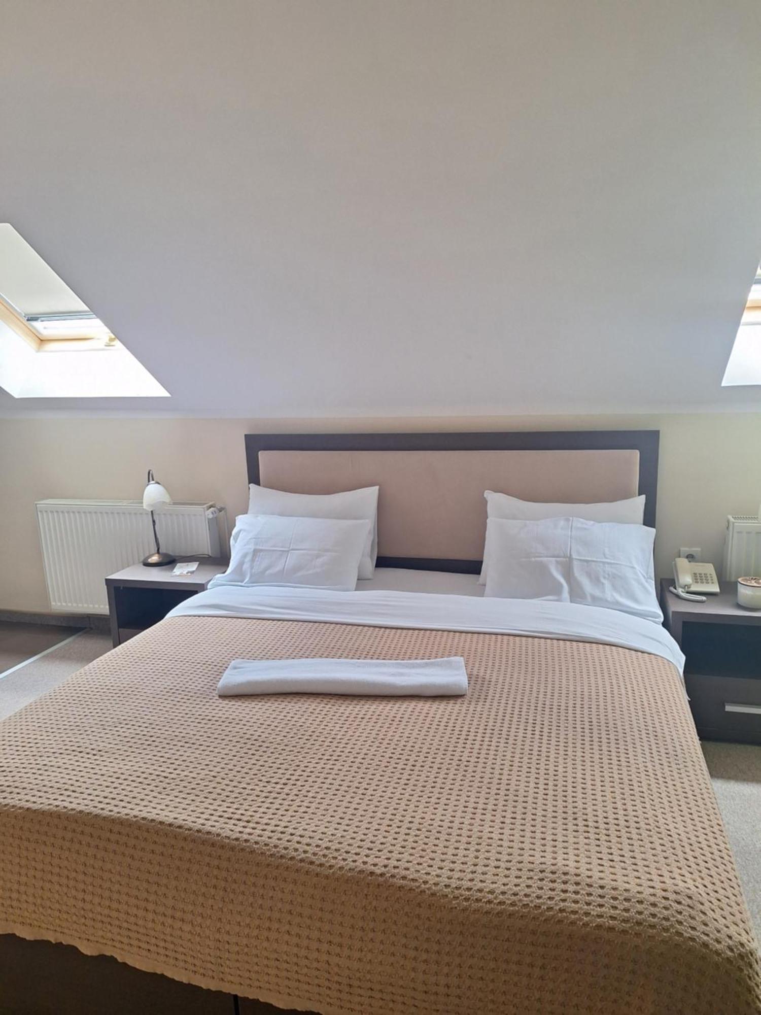 Garni Hotel Ema Κραγκούγιεβατς Εξωτερικό φωτογραφία