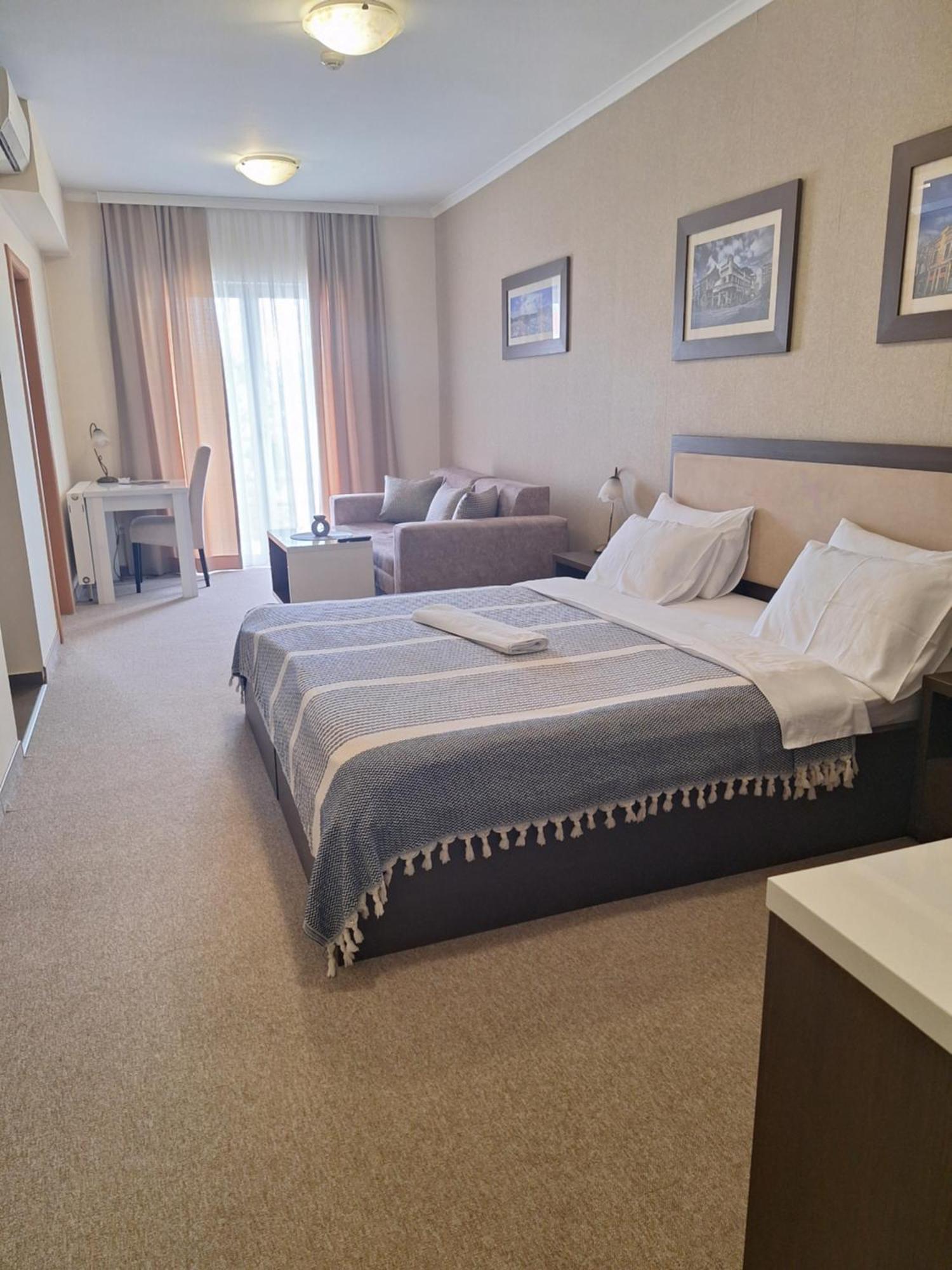 Garni Hotel Ema Κραγκούγιεβατς Εξωτερικό φωτογραφία