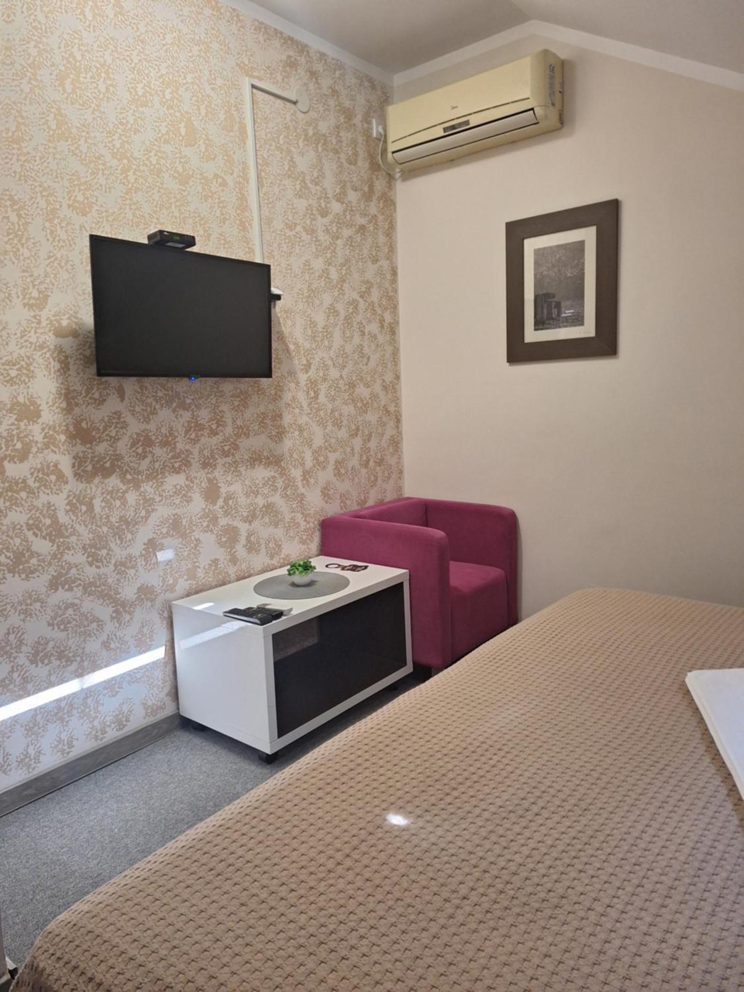 Garni Hotel Ema Κραγκούγιεβατς Εξωτερικό φωτογραφία